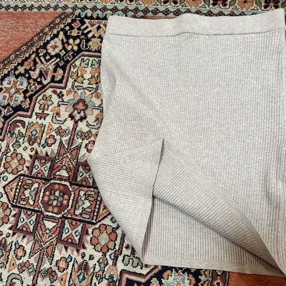 Aritzia Wilfred Reso ribbed knit mini skirt beige stretch Sz Medium - Picture 8 of 11